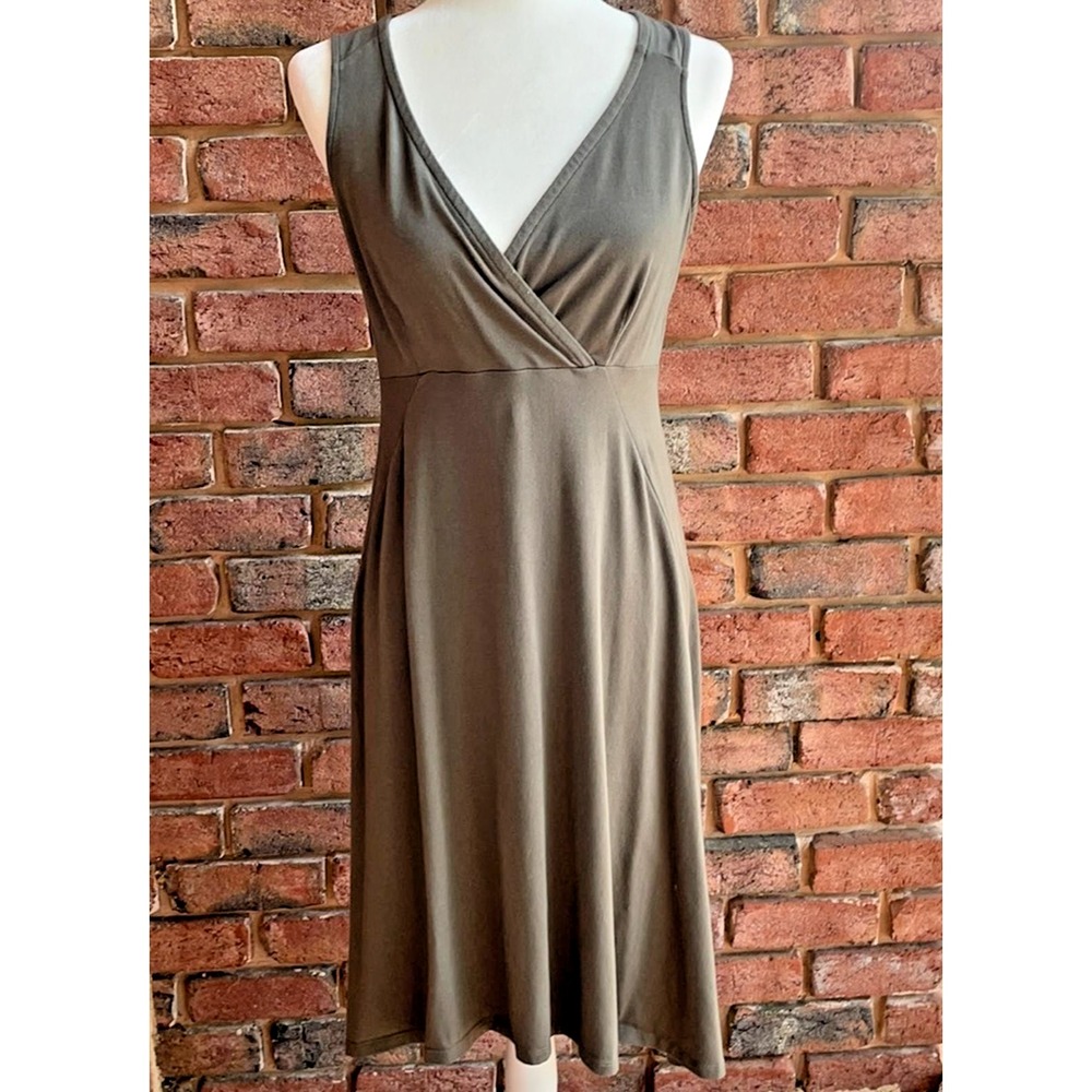 Eileen Fisher Midi Dress Green V neck Tank. Fit and Flare. Size Small.